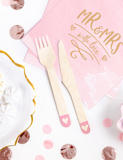 18 ružových drevených prestieraní so srdcom 16 cm jednorazové