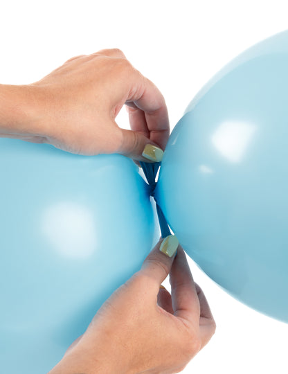 20 pastelových modrých nafukovacích balónov na pripojenie 28 cm