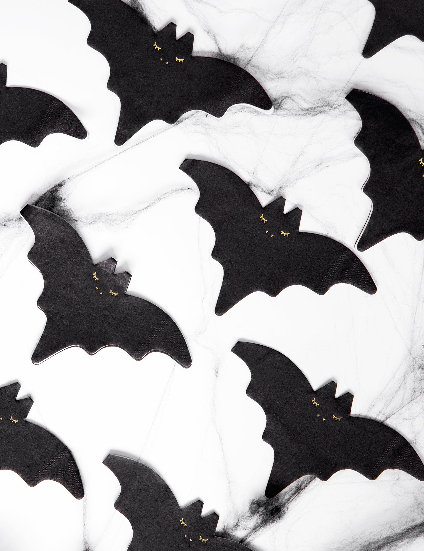 20 čierno-zlatých papierových obrúskov v tvare netopiera, 16 x 9 cm na Halloween