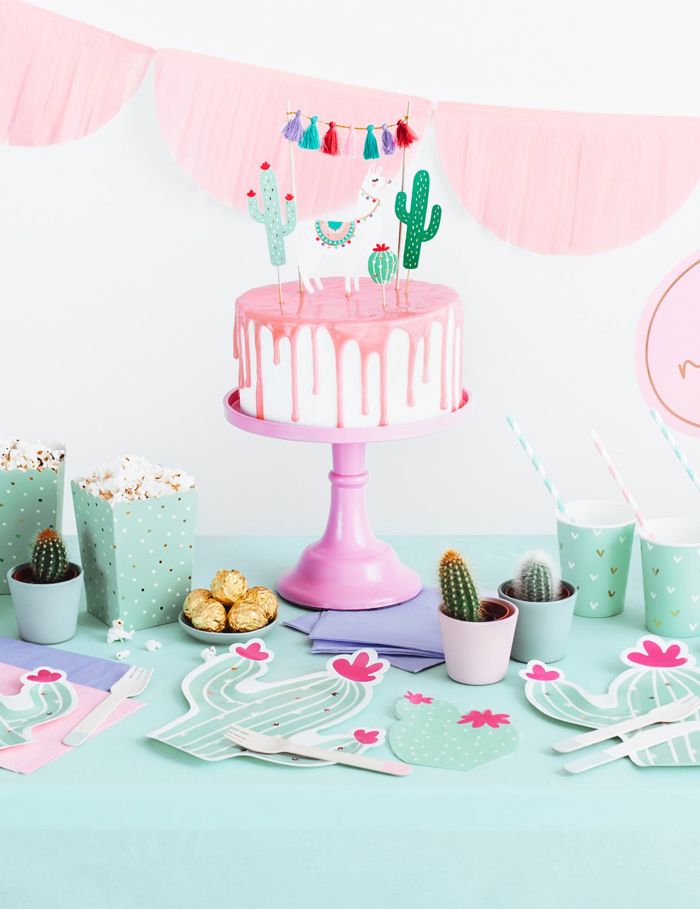 20 papierových obrúskov v tvare kaktusu v mätovej a fuchsiovej farbe