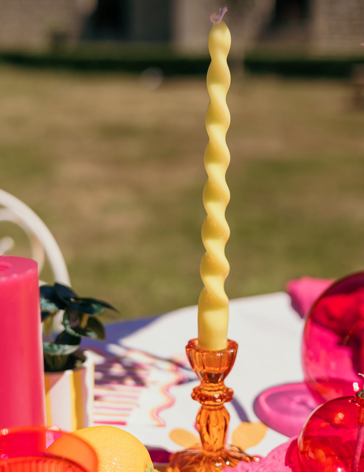 3 sklenené svietniky na sviečky ružovej, žltej a oranžovej farby 10 cm