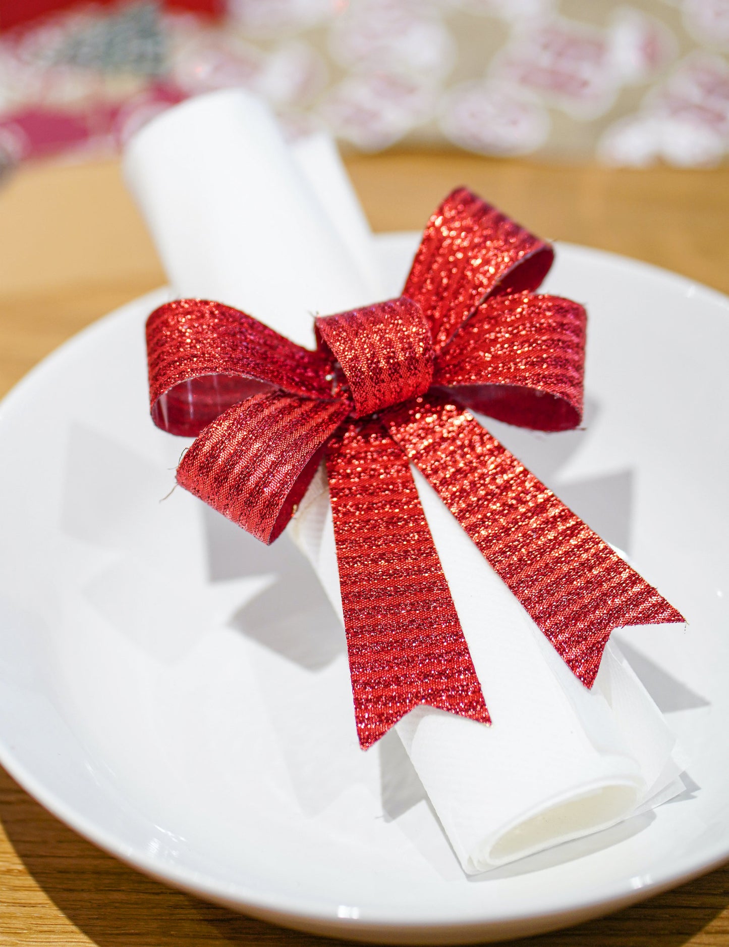 3 Lesklé červené mašle 10 x 13 cm 