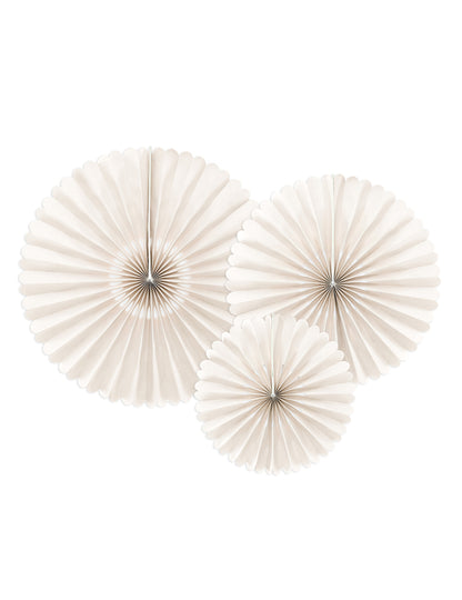 3 ozdobné papierové rozety béžovej farby na svadbu