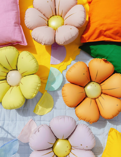 Mise en situation des ballons en aluminium marguerite pour fête