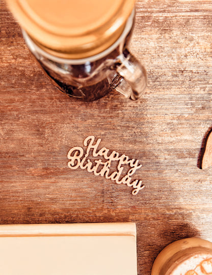 4 drevené konfety k narodeninám 6 x 3 cm na dekoráciu