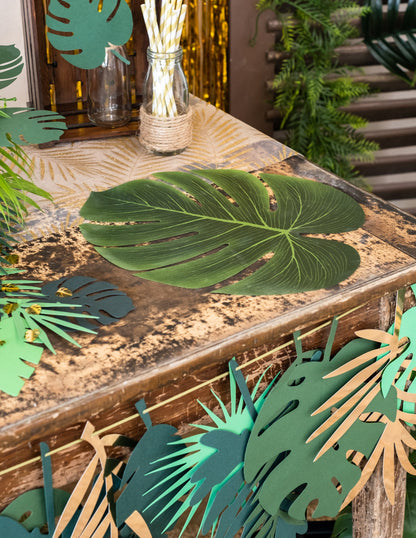 4 listy Monstera v zelených plastoch 34 x 29 cm