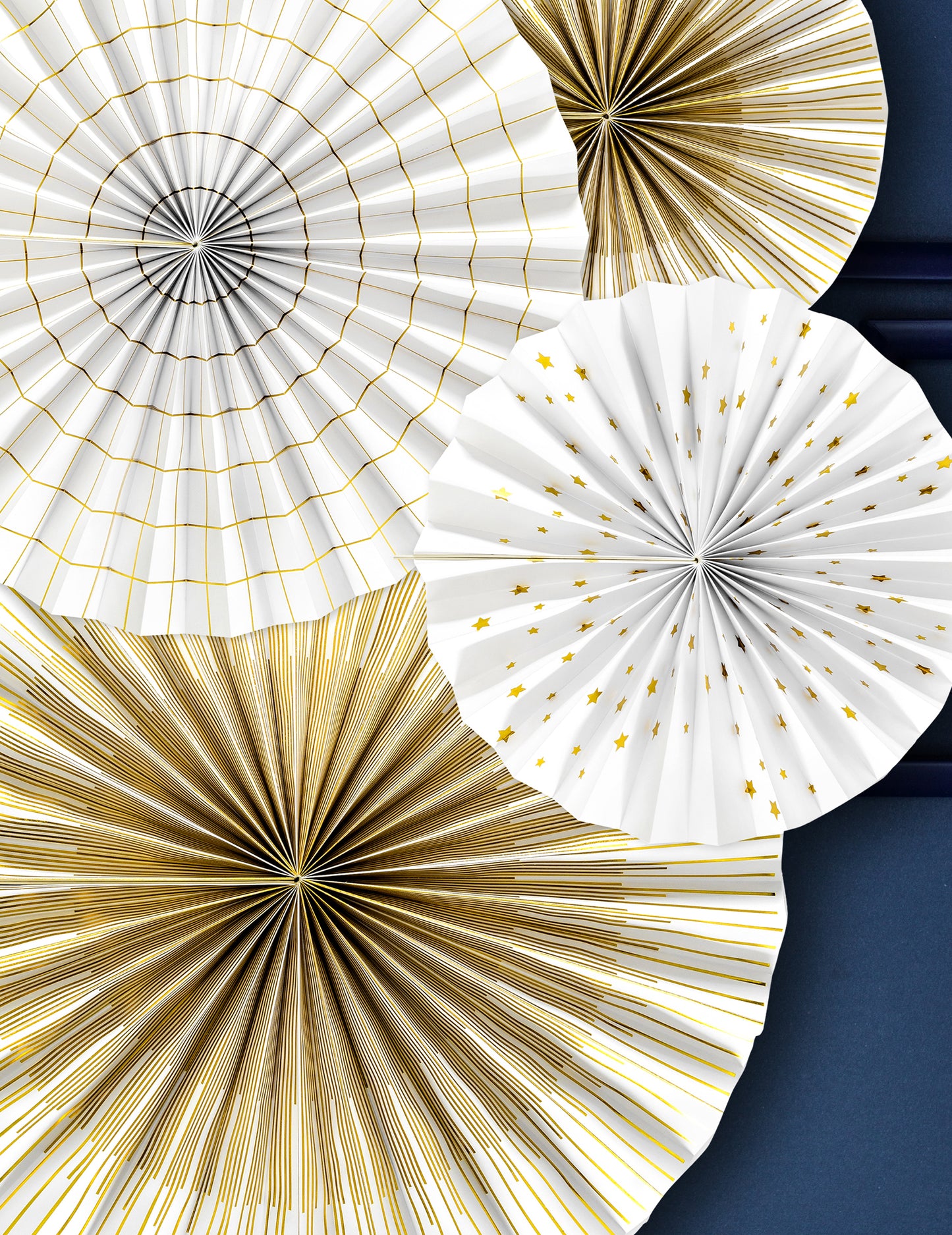 4 dekoratívne a zlaté papierové rozety 23, 32, 40 cm