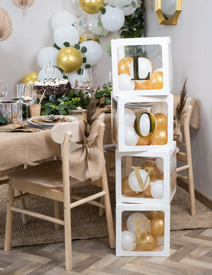 48 zlatých samolepiacich písmen 13,5 cm na balónové kocky