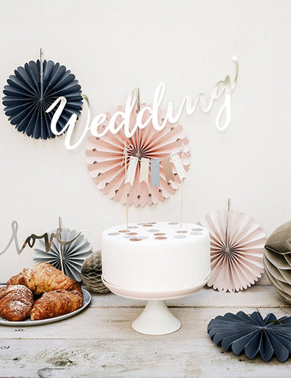 5 sivých a ružových papierových roziet na vintage párty dekoráciu 