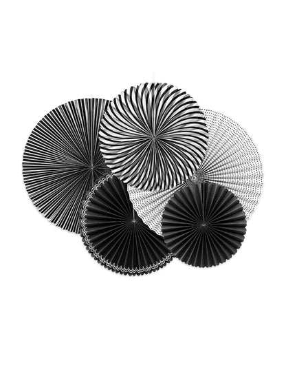 5 čiernobielych papierových roziet, čísla 25, 32 a 40 cm na dekoráciu