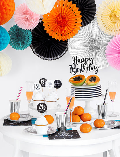 5 čiernobielych papierových roziet, čísla 25, 32 a 40 cm na dekoráciu