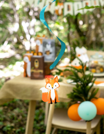 Gros plan sur le renard des 5 suspensions en spirales animaux de la forêt pour anniversaire