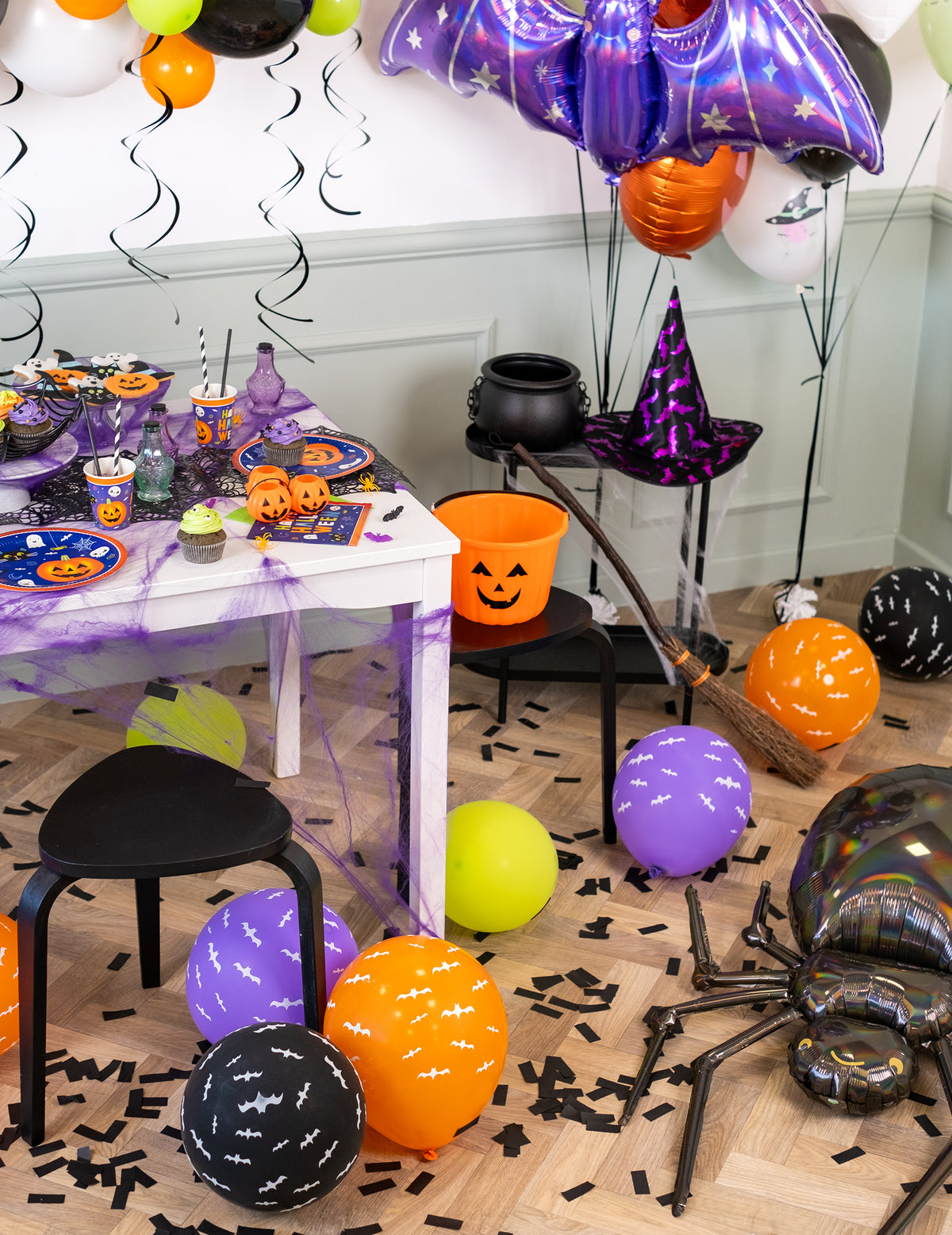 Mise en situation des ballons en latex chauve-souris phosphorescentes