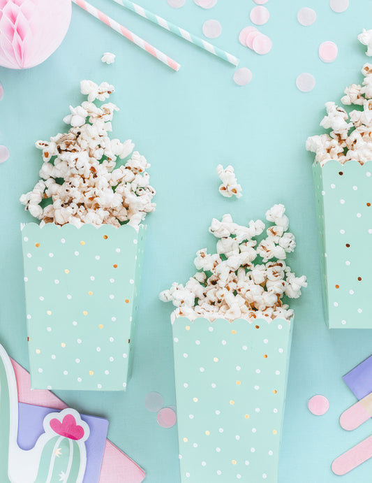 6 mätovo sfarbených kartónových krabíc na popcorn s bielymi a zlatými bodkami