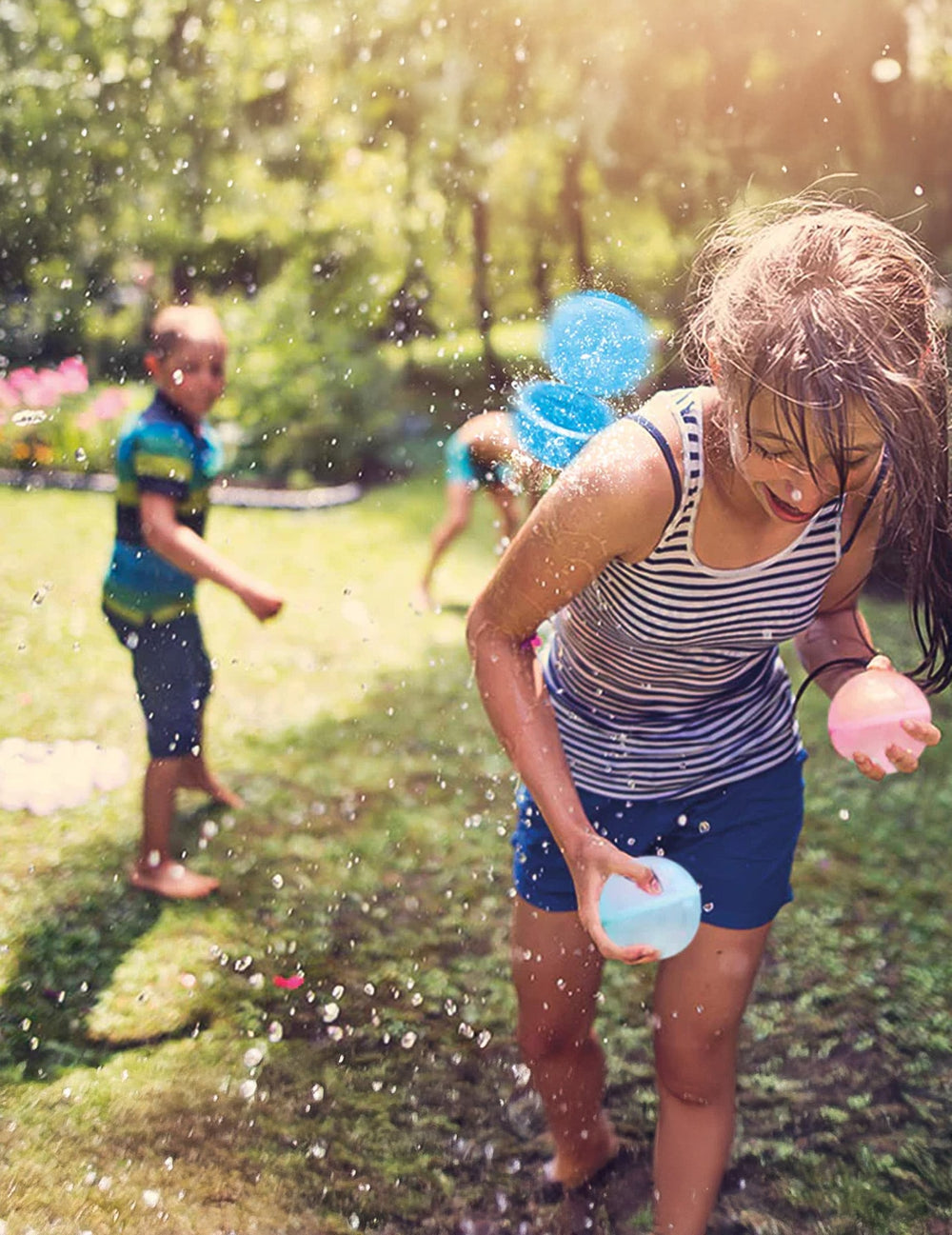 Mise en situation lors d'une bataille d'eau des bombes à eau réutilisables pour enfant