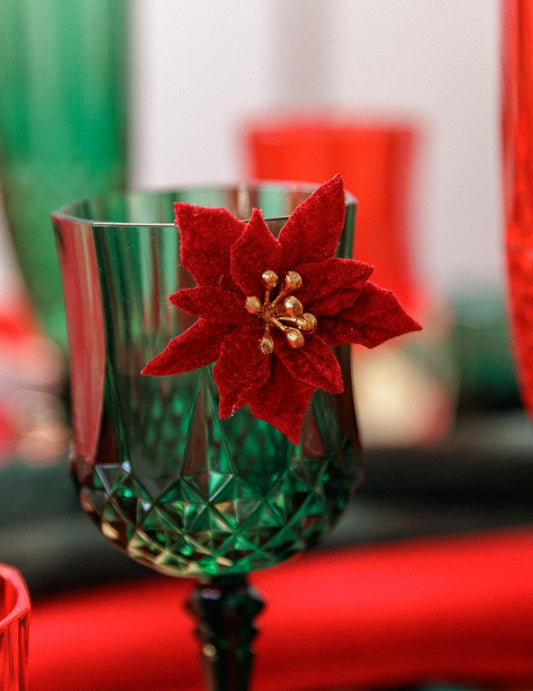 6 samolepiacich kvetov poinsettia z červeno-zlatého zamatu 5,5 cm