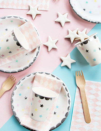 6 hviezdicových kartónových pohárov s objemom 180 ml v striebornej pastelovej farbe