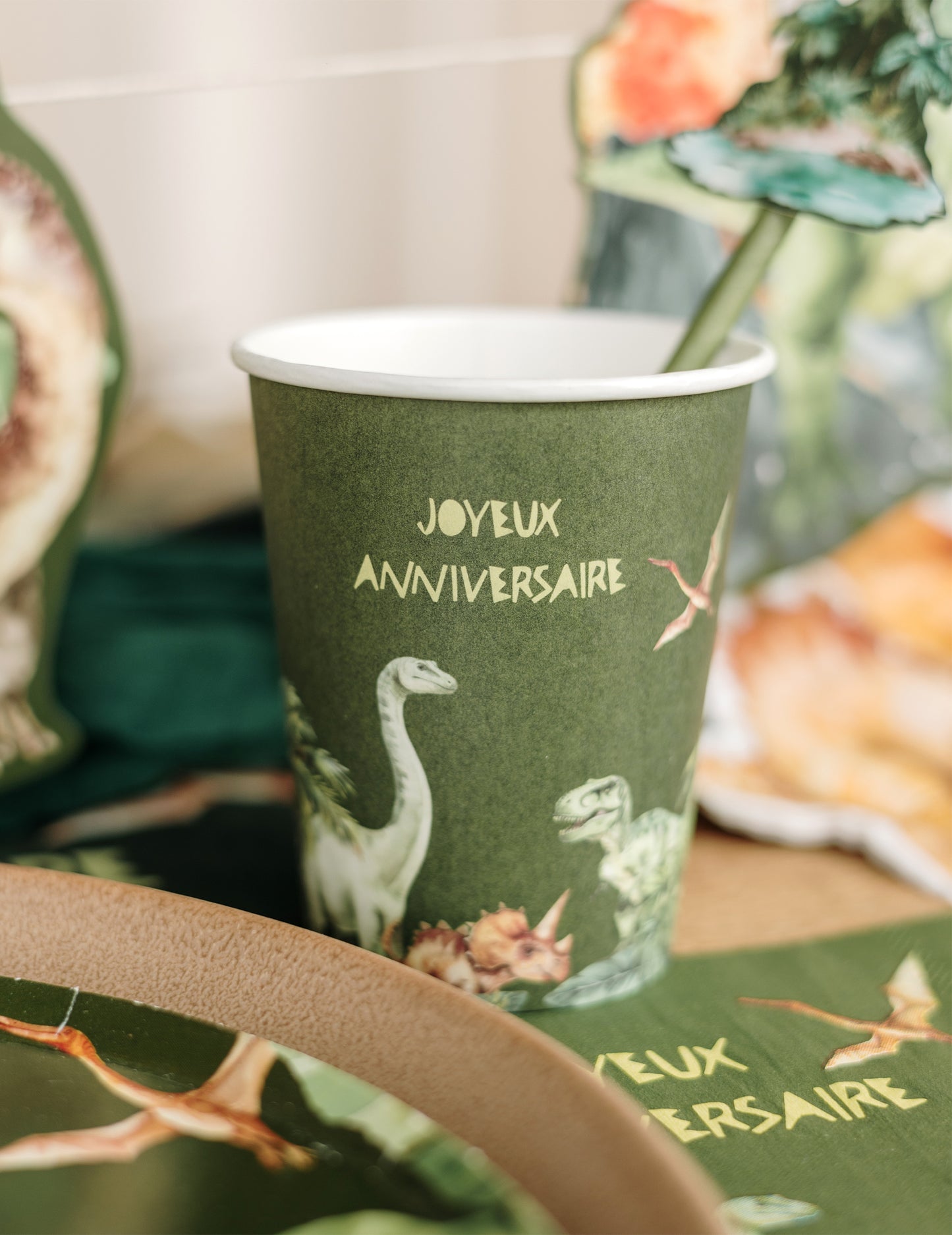 6 pohárov s dinosaurom k narodeninám, zelený kartón, 255 ml, s motívom džungle