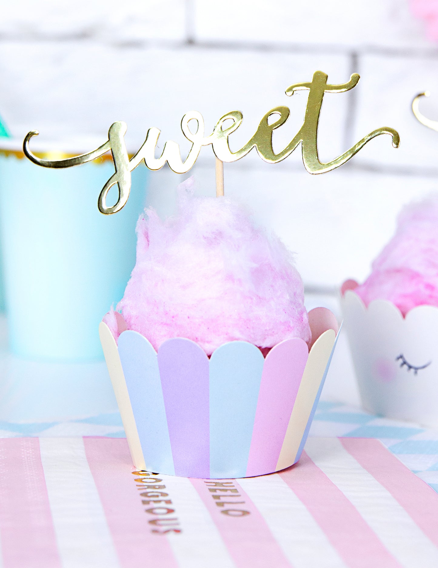 6 ozdob na muffiny s jednorožcom 7,5 x 5 cm pastelové