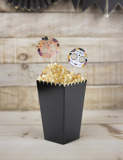 8 čierno-zlatých krabíc na popcorn s rozmermi 12,5 x 7 cm vrúbkovaný