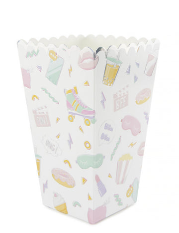 8 dúhových, dievčensky vzorovaných krabičiek na pyžamové pukance