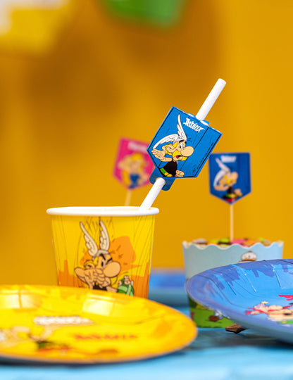 8 kartónových slamiek Asterix