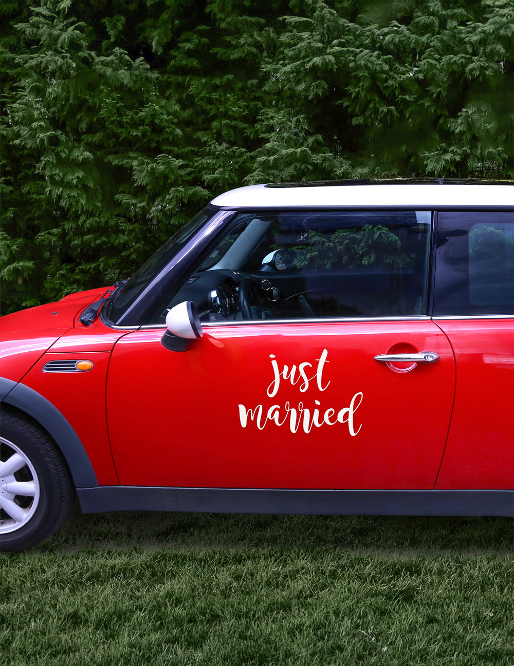 Mise en situation sur portière de l'autocollant pour voiture Just Married