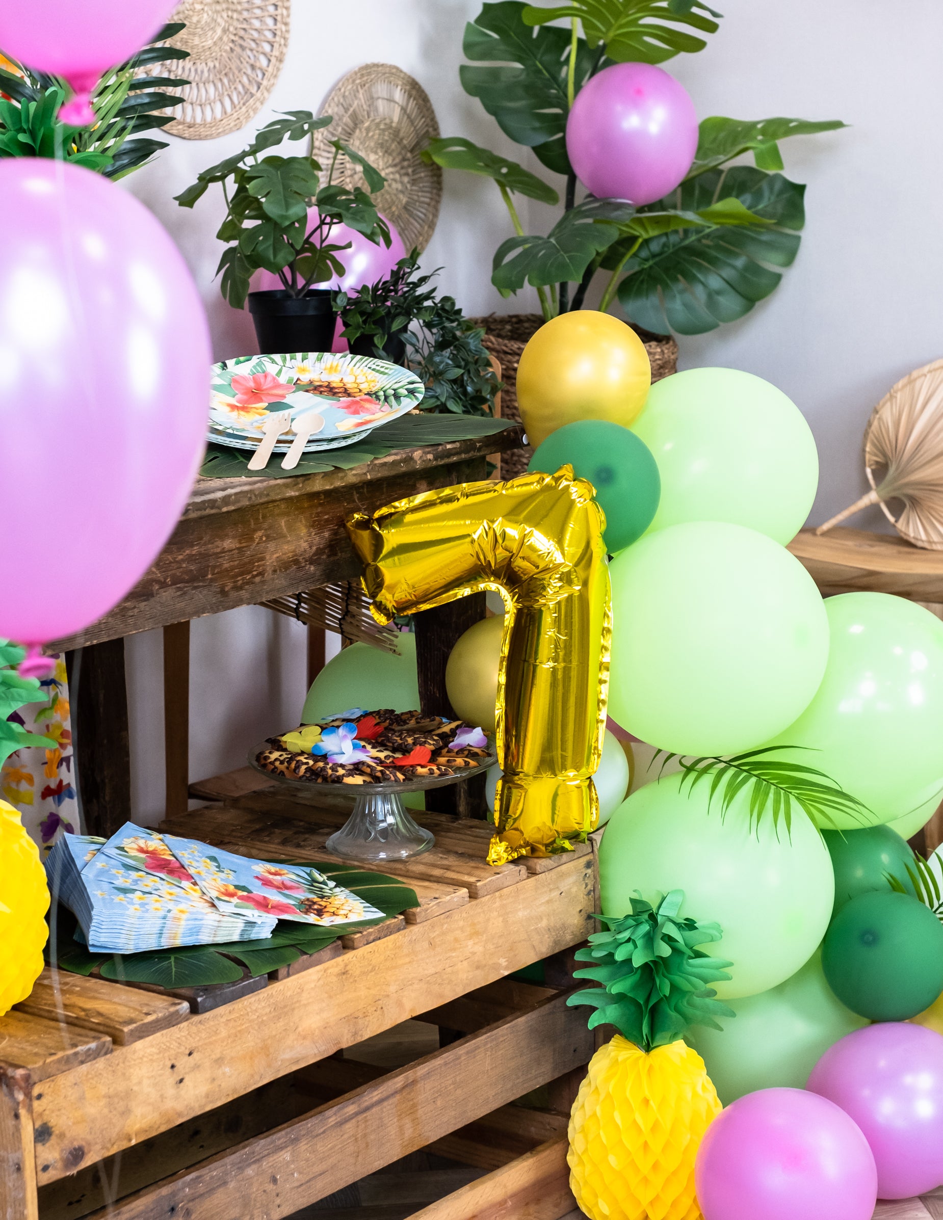 Mise en situation du chiffre 7 du ballon aluminium chiffre pour fête doré