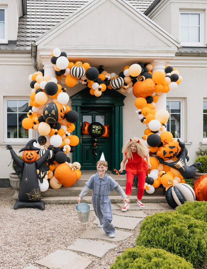 Stojací fóliový balón Strašiak XXL čierny 111,5 x 152 cm
