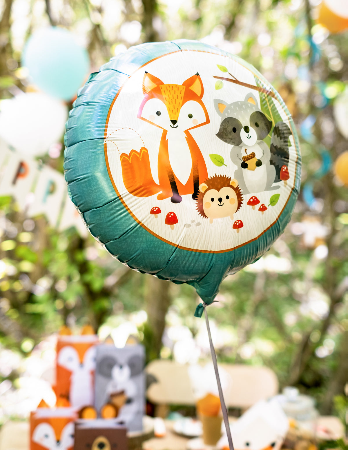 Mise en situation du ballon en aluminium animaux de la forêt