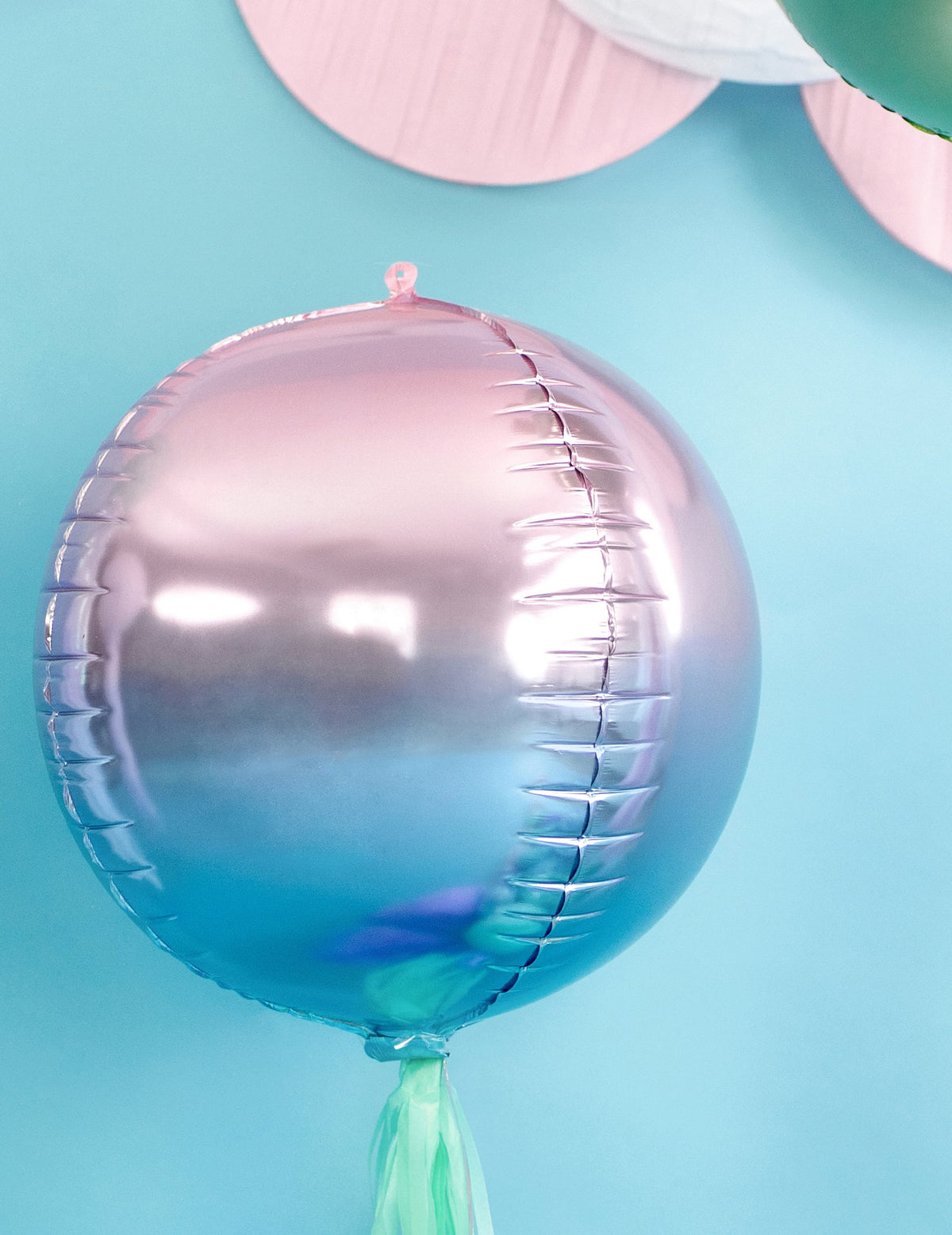 Hliníkový guľový balón s prechodom ružovej a modrej farby 35 cm nafukovacie hélium