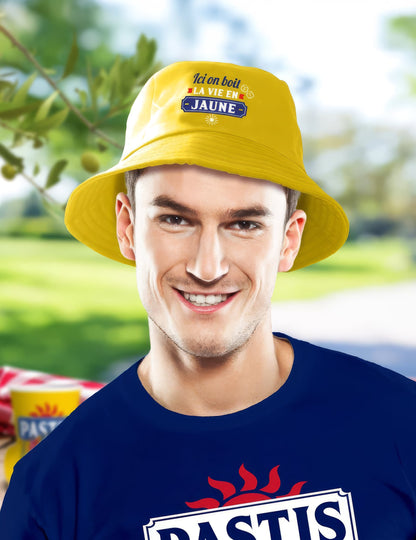 Mise en situation du bob humoristique Ici on boit la vie en jaune