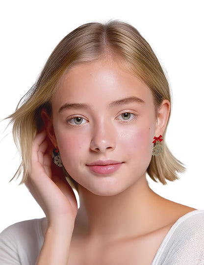 Kovové náušnice s lesklými snehovými vločkami