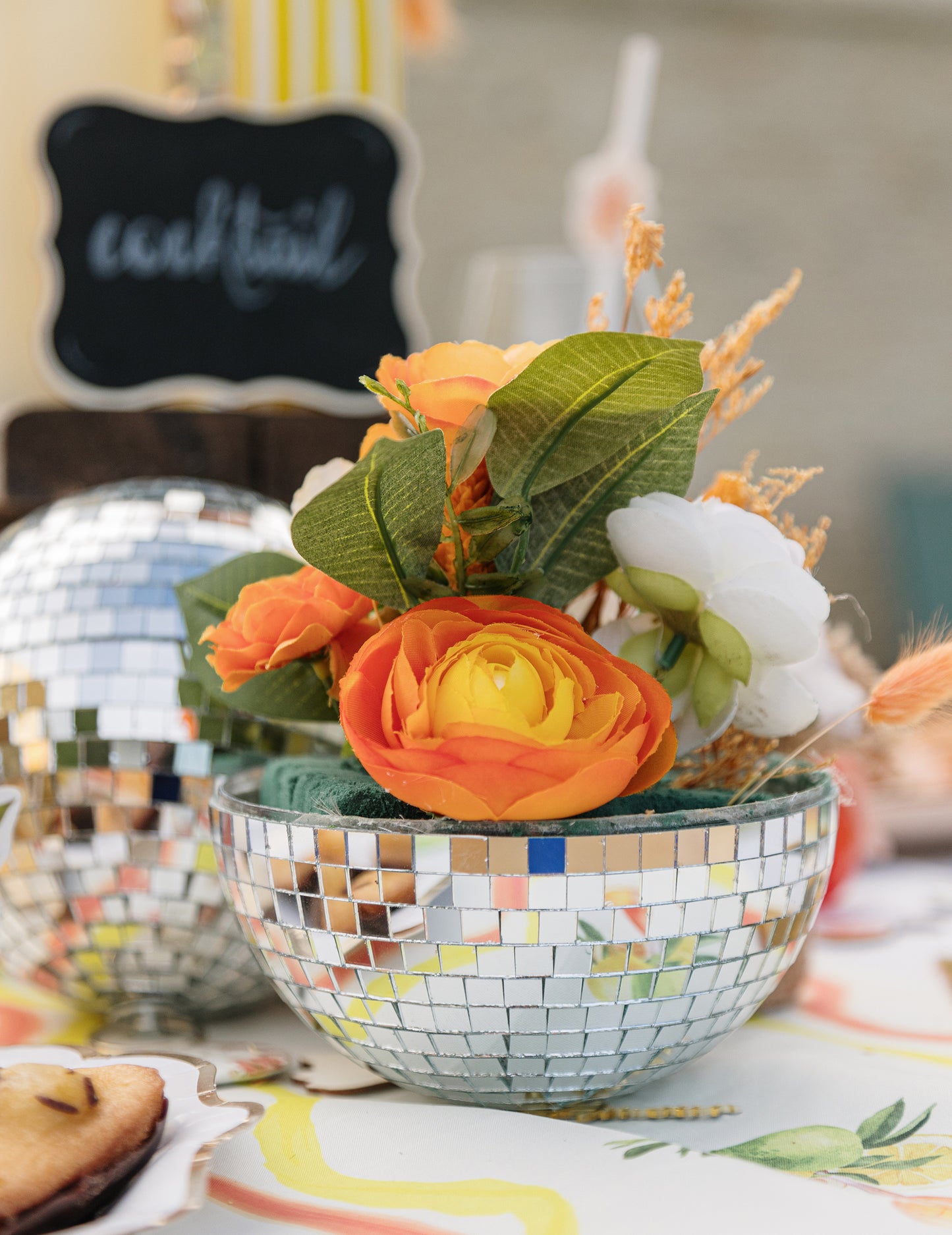 Závesná zrkadlová sklenená disko guľa, strieborná, 16 cm, stohovateľná, disko dekorácia