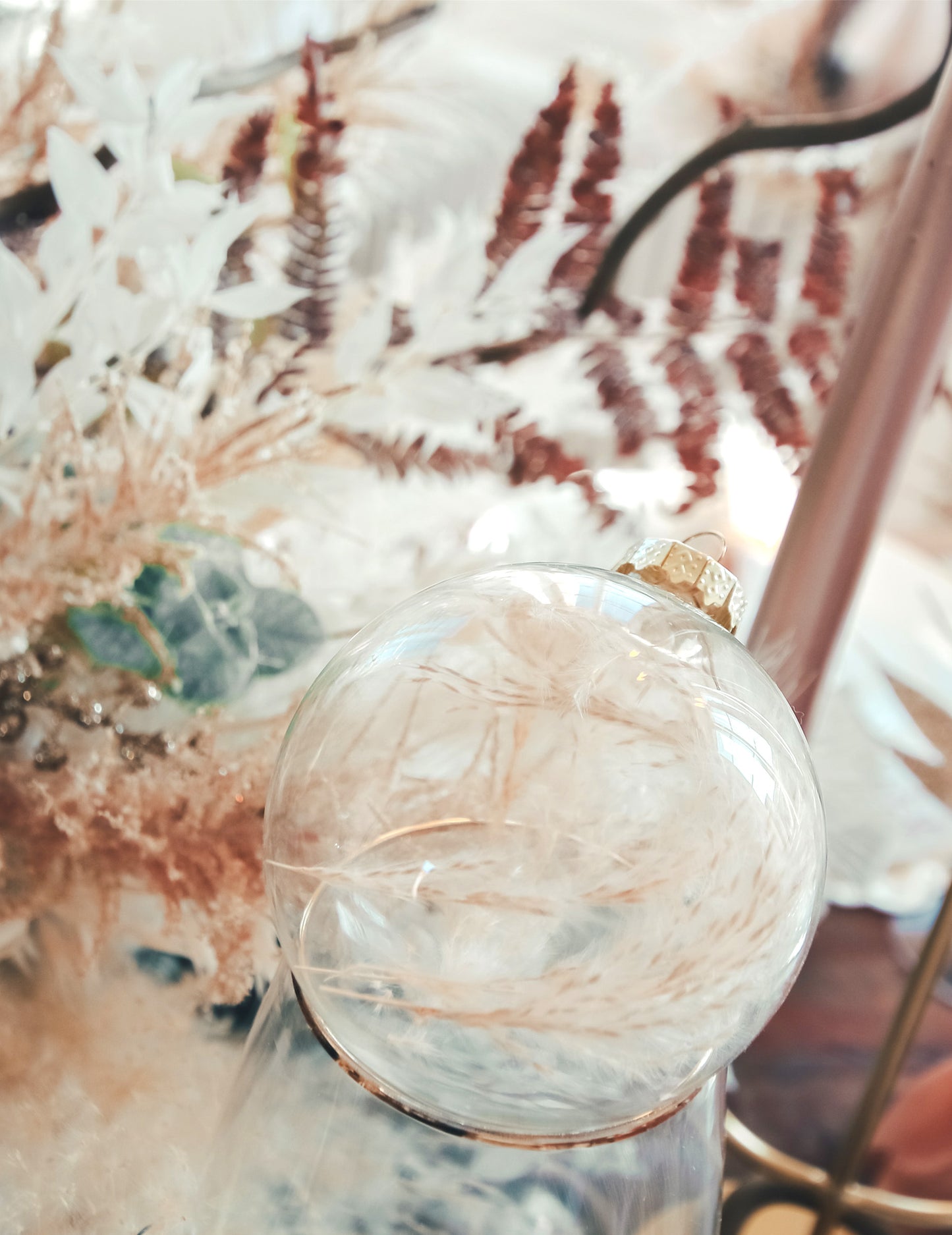 Prispôsobiteľná priehľadná vianočná guľa 8 x 9,5 cm zavesiť