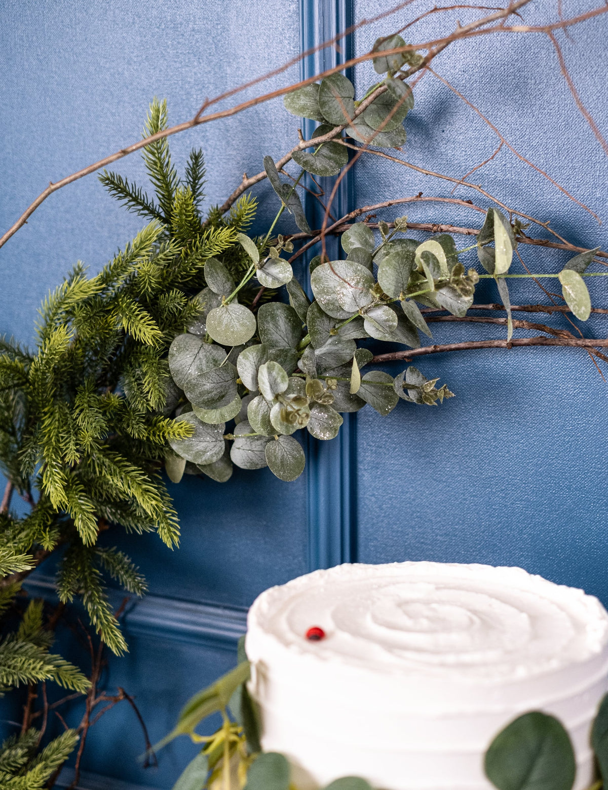 Mise en situation de la branche d'eucalyptus décoration naturelle