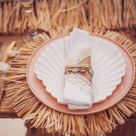 Okrúhly stredový dekor Bali z rafie s 36 cm strapcami 