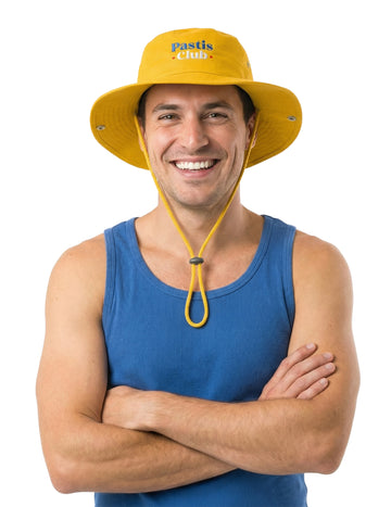 Klobúk so žltou šnúrkou Pastis Club pre dospelých 