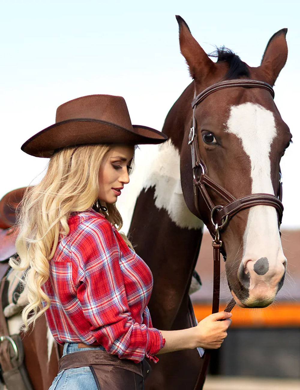 Vue de profil du chapeau cowboy pour adulte marron