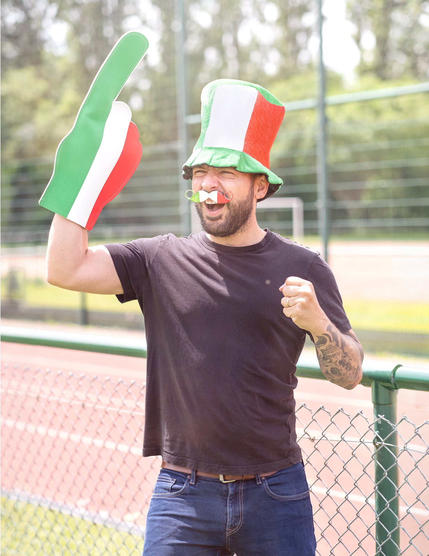 Situácia s fanúšikom a klobúkom s vysokým okrajom Taliansko