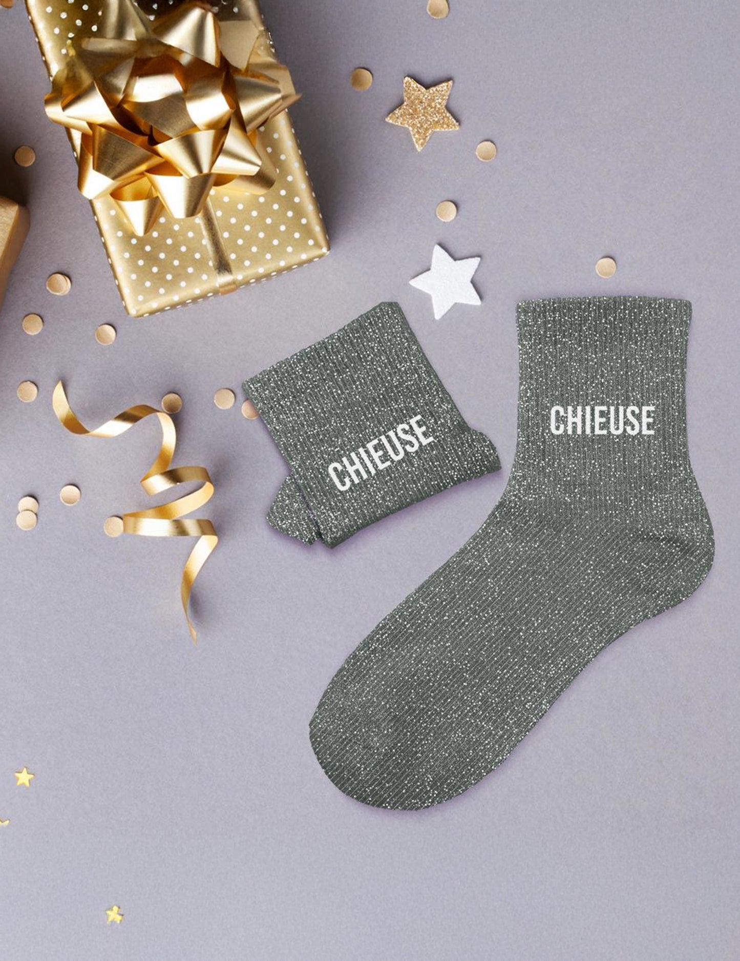 Trblietavé ponožky, drzá žena