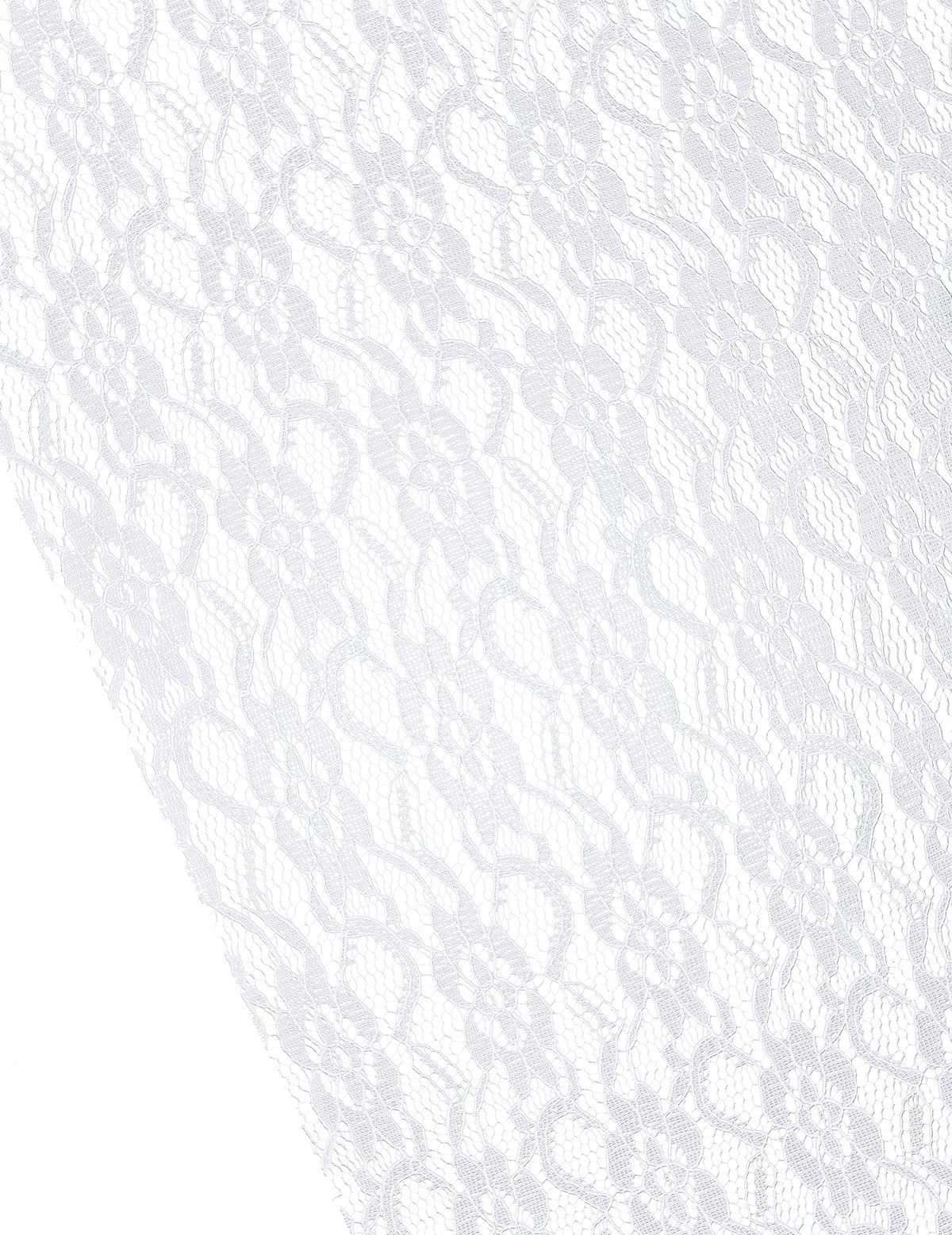 Gros plan sur les motifs floraux du chemin de table en dentelle mariage romantique