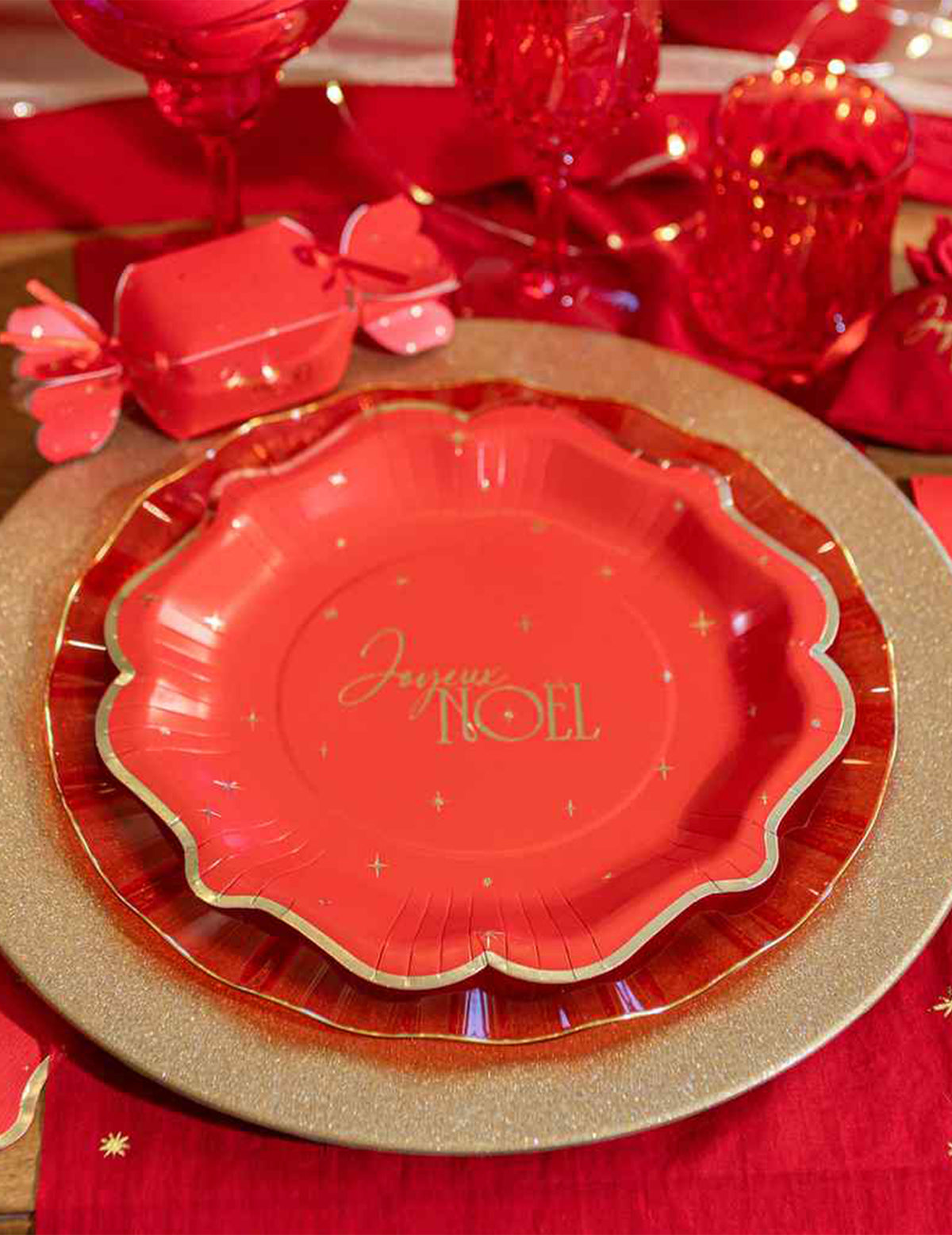 Chemin de table Joyeux Noël L'Intemporel rouge et or 28 cm x 3 m