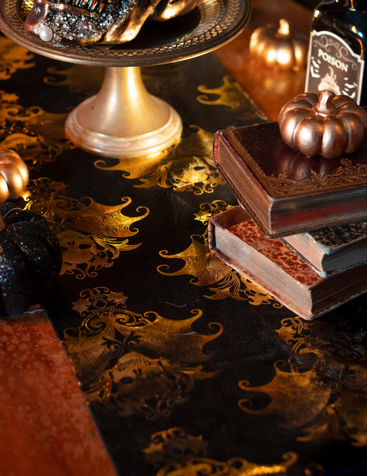 Black Velvet Table Runner a baroková zlatá kostra 3 m x 23 cm