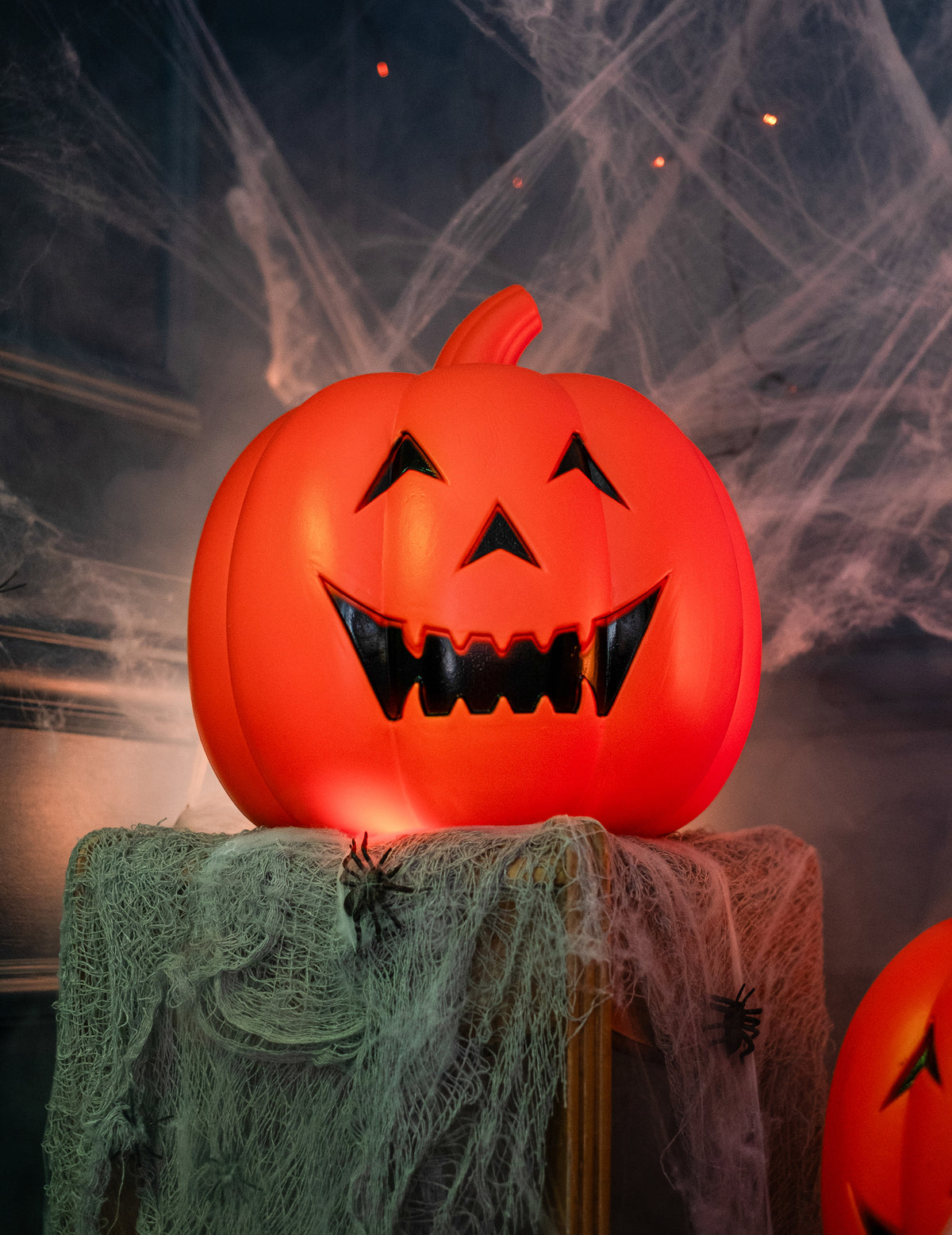 Mise en situation de la citrouille lumineuse Halloween