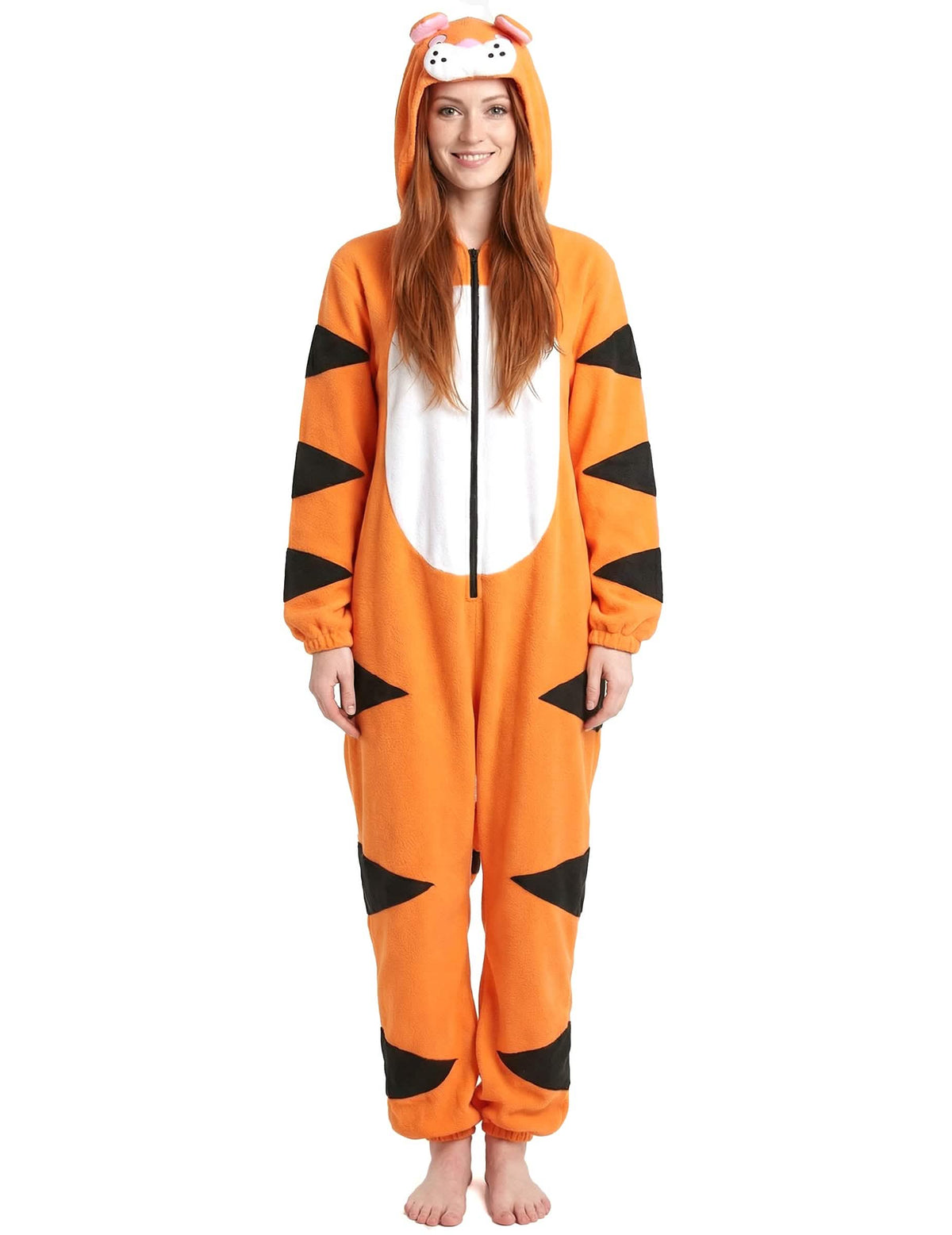Pohľad spredu na kombinézu s kapucňou tigra