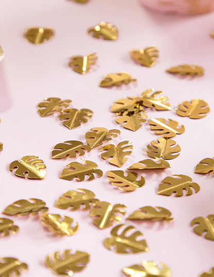 Stolové konfety z tropických listov v metalickej zlatej farbe 15g na slávnostnú dekoráciu
