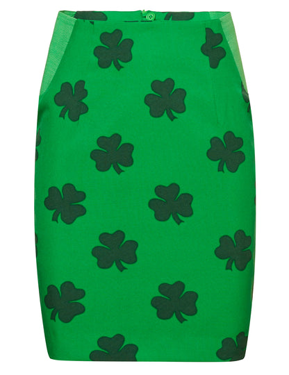 Pani Costume. Šťastná žena protiklady sv. Patricka