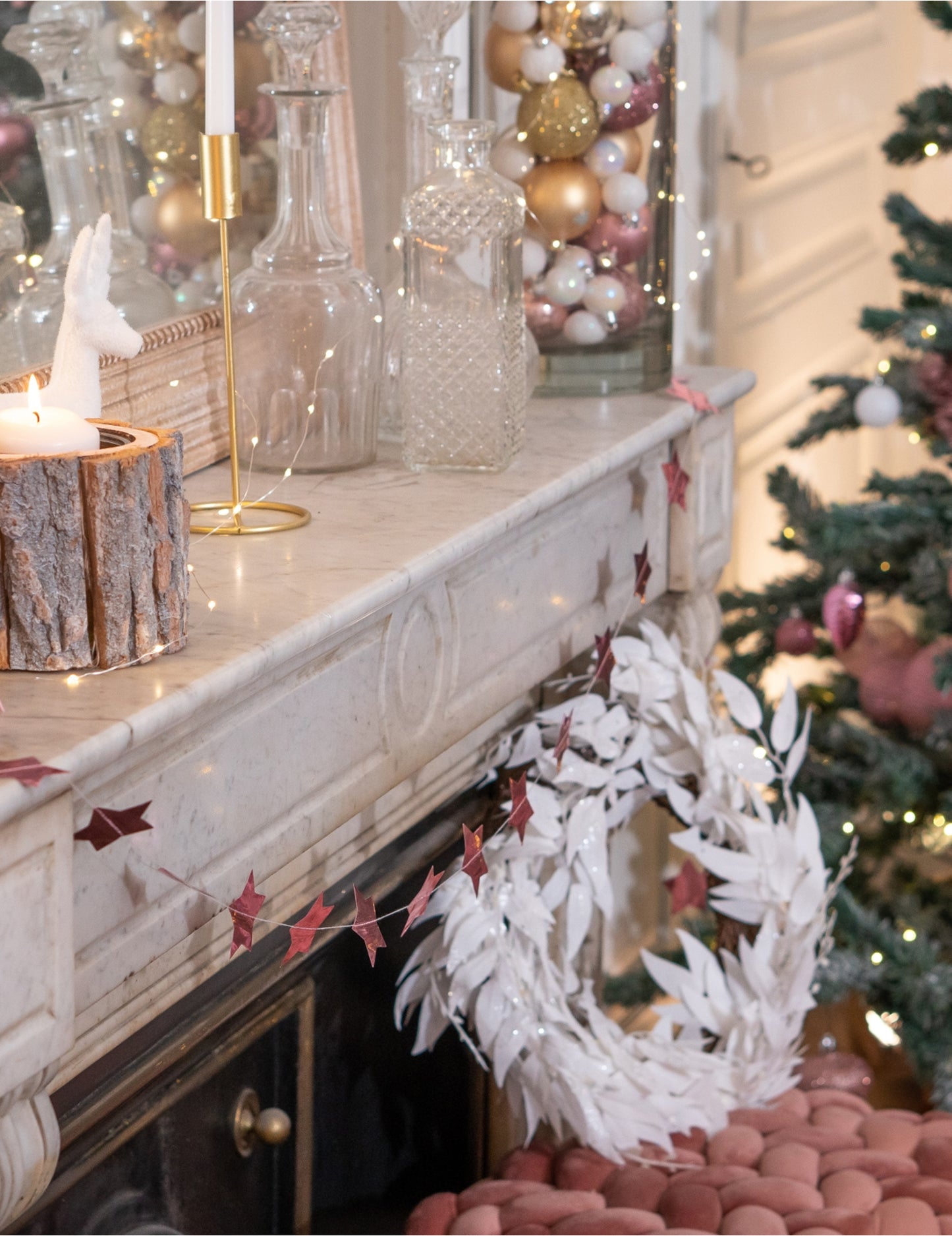 Veniec z 50 bielych trblietavých listov cm, Vianočná výzdoba