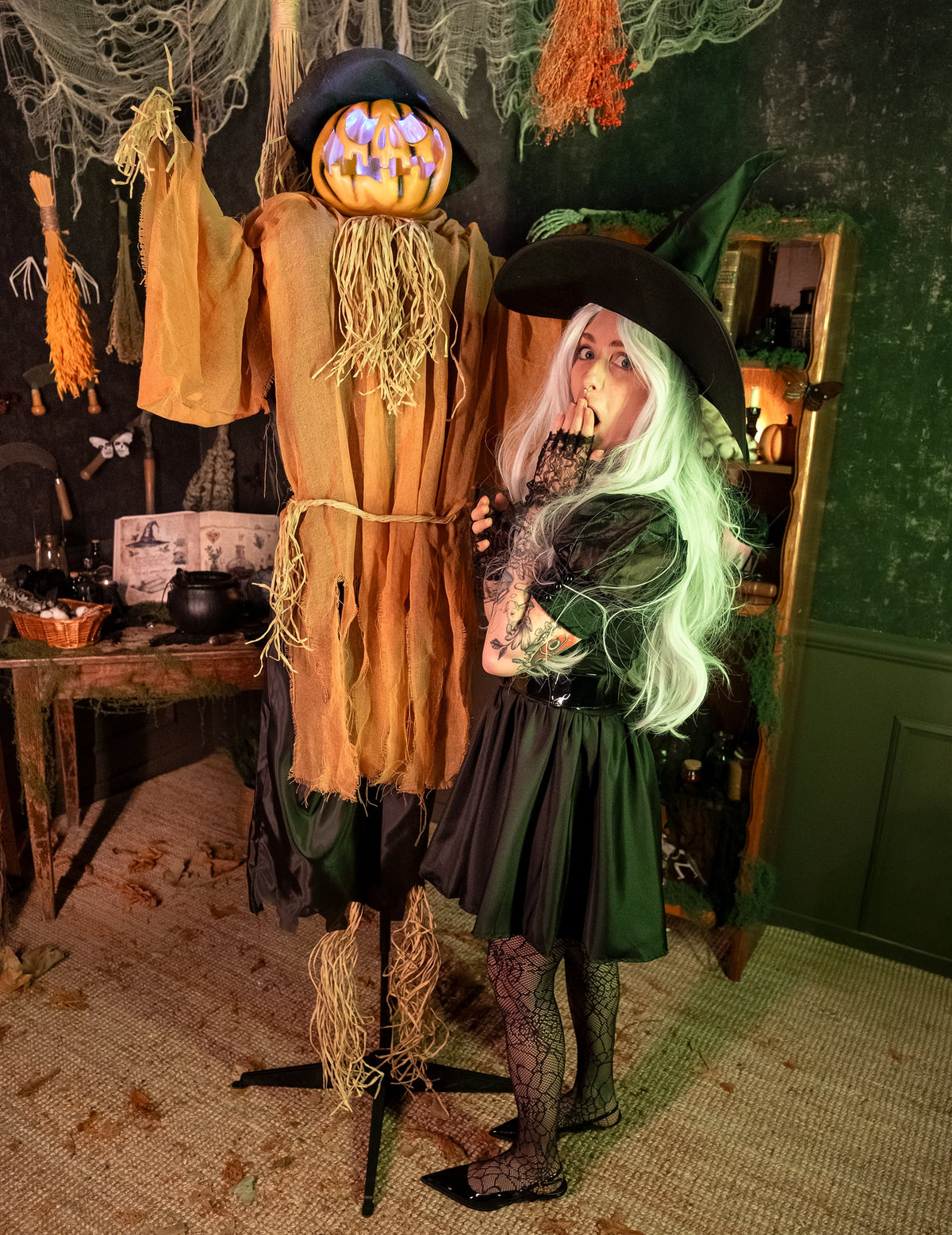 Décoration animée Citrouille maléfique pour Halloween orange et noir avec visage lumineux